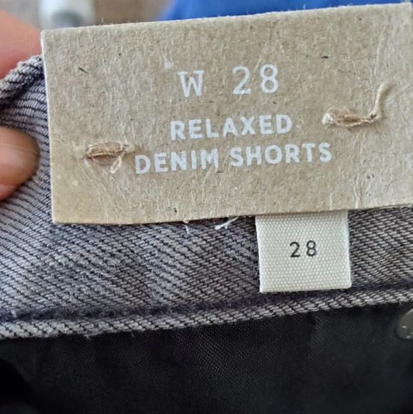 Madewell Gray Denim Shorts Raw Hem Mid Rise Relaxed Fit | Western Festival Vibe - Picture 8 of 8